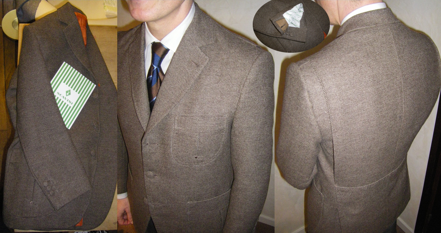 Cette veste de chasse présente des basques arrondis, une martingale, des soufflets dans le dos et des poches plaquées. Ces quelques détails inspirés de la norfolk permettent de varier de la veste en tweed classique et surtout d’améliorer son confort.