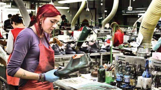 Une usine. En l’occurence celle de Santoni. Sans surprise, l’environnement n’est pas le même. (Source :corriere)
