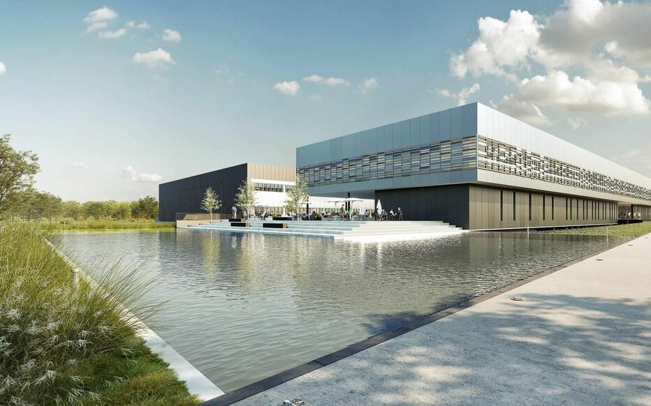 Le projet de campus flambant neuf des ateliers de Verneuil, l’unique usine de maroquinerie appartenant à Chanel en France. Comme c'est la maison mère il faut que l'image soit imposante. (Source : leparisien)